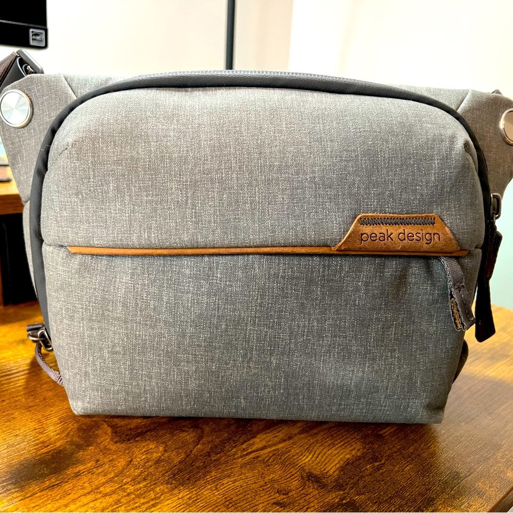 Peak Design Everyday Sling 3L